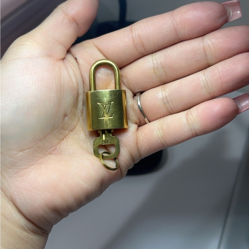 LV 305 lock with keys - Picture 3 of 3
